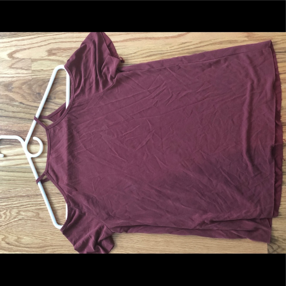Maroon shirt with cutout shoulders